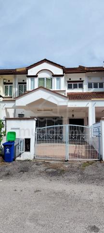 Freehold Double Storey Puteri 12 Gated & Guarded Bandar Puteri Puchong 1