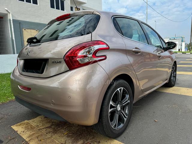 2013 Peugeot 208 1.6 VTi ALLURE (A) - 4