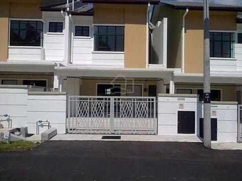 2 sty house tmn puncak saujana Kajang 1