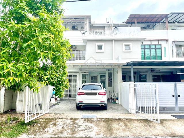 RENOVATED ‼️ 2.5 Storey, Sri Wirani Seksyen 8, Bandar Baru Bangi 1