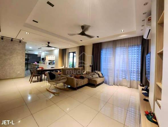 Ayra Bukit Raja Klang Fully Renovated & Kitchen Extended Endlot House 1