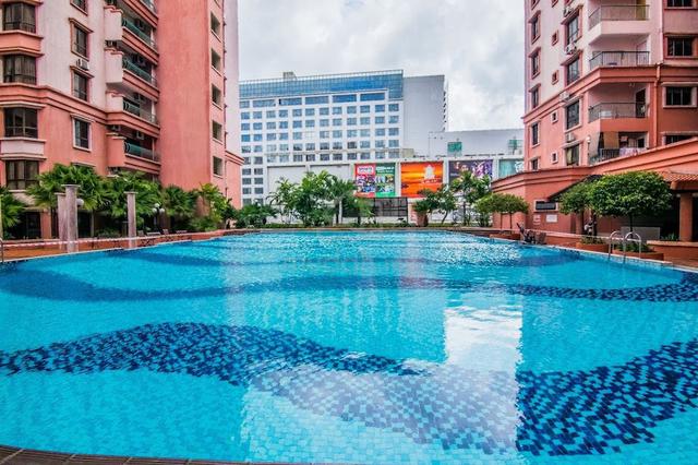 Marina Court 1