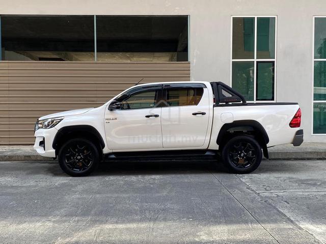 2020 Toyota HILUX 2.8 BLACK EDITION (A) - 4