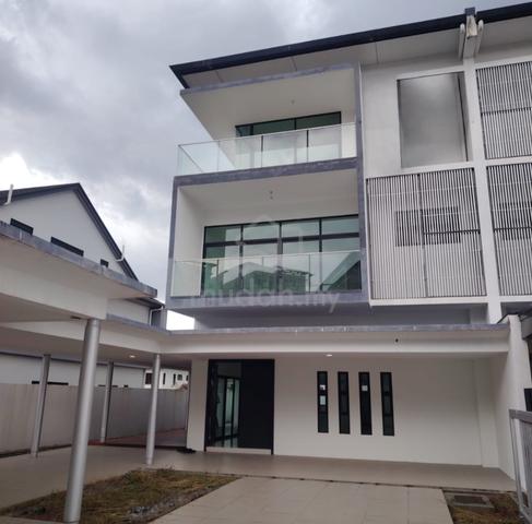 3-storey Semi-Detached Luxury hosue for sale 1