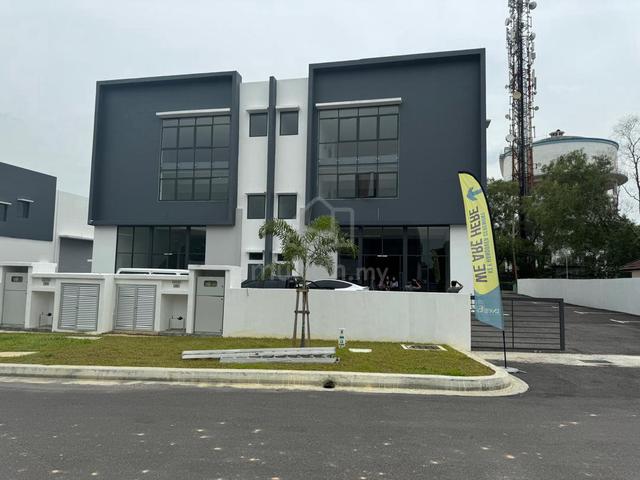 3 Storey Semi D Factory Puchong @ Lake 6 2adjoining units for Rent 1