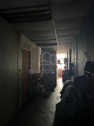 1.5 Storey link Factory for Sale @ Kempas 1