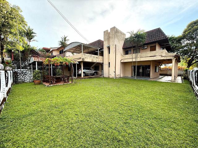 [ NICE & HUGE LAND] Bungalow Seksyen 11 shah Alam 1