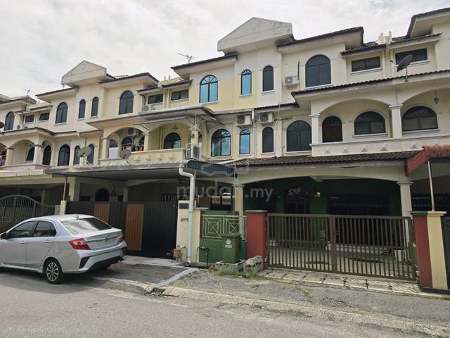 Ipoh Garden / 2.5 Storey Terrace House For Sale / Facing South / Aeon 1