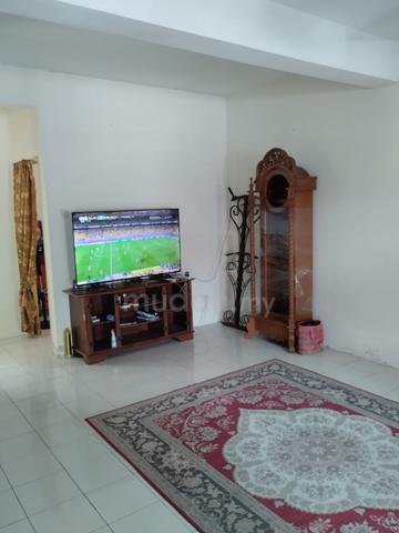 Double Storey House Seri Kembangan Serdang Lestari Putra FOR RENT 1