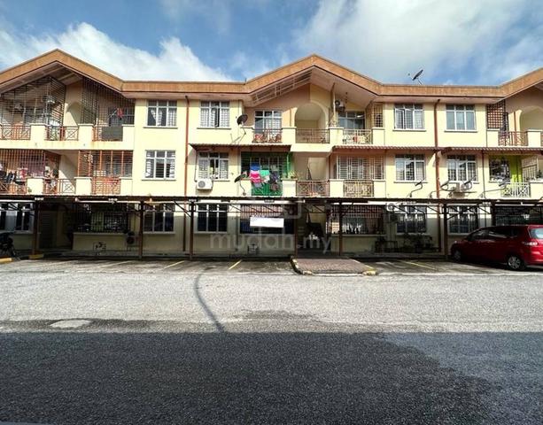 [NEAR LRT] Townhouse Taman Pinggiran Cempaka Ampang, Selangor 1