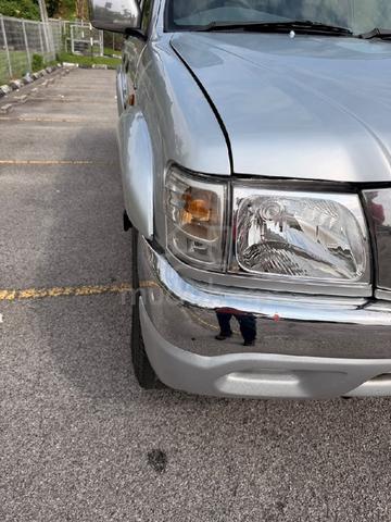 2004 Toyota HILUX 2.5 SR TURBO MY03 KDN190 (A) - 3