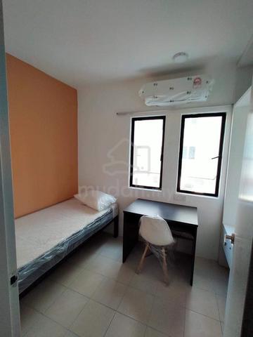 Uni Suites 4