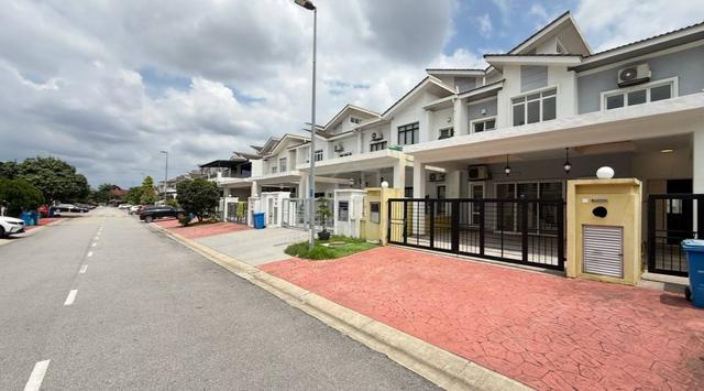 NON BUMI Double Storey Dkayangan dkayangan Seksyen 13 Shah Alam 1