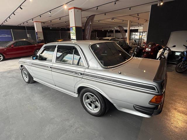 1984 Mercedes-Benz 230E 2.3 W123 (M) - RESTORED - 4