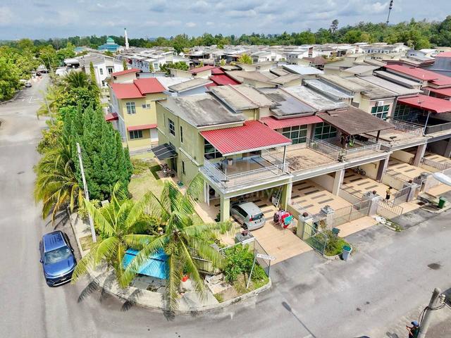 CORNER EXTRA LAND NON BUMI Double Storey Warisan Puteri Seremban 1
