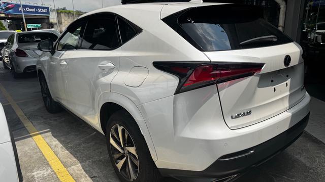 2021 Lexus NX300 2.0 SPICE & CHIC // SUNROOF - 2