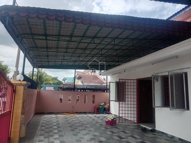 Value Buy! Renovated Double Storey Semi D Cluster Taman Putra Perdana 1