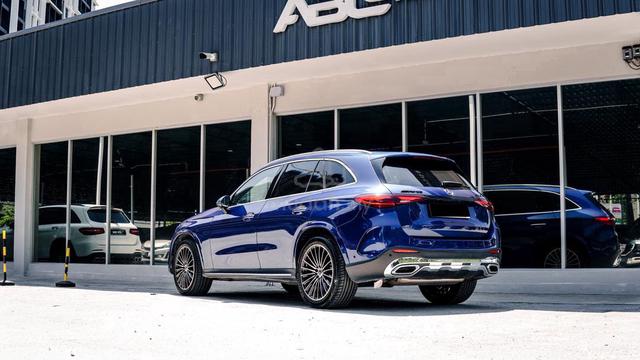 Mercedes Benz GLC300 2.0 AMG CONVERT GLC63 2023 - 2