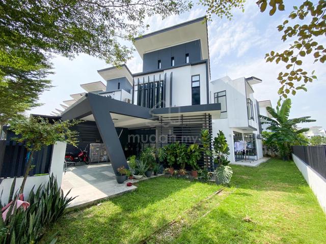 End Lot 2-Storey Superlink @ Laman Glenmarie - Freehold & Renovated 1