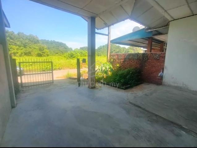 For Rent ❗ single Storey Siburan BT 17 serian house Kuching 1