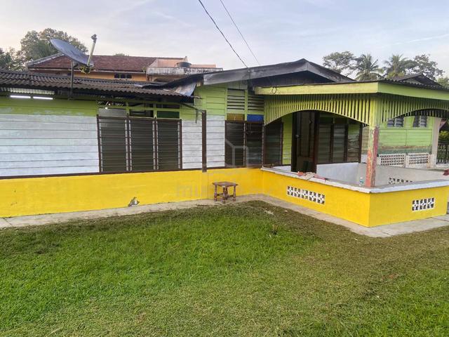 Rumah Sewa di Air Tawar 1, Kota Tinggi , Johor. 1