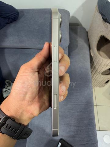 Iphone 16 Pro max (256GB) Silver - photo 5 of 6