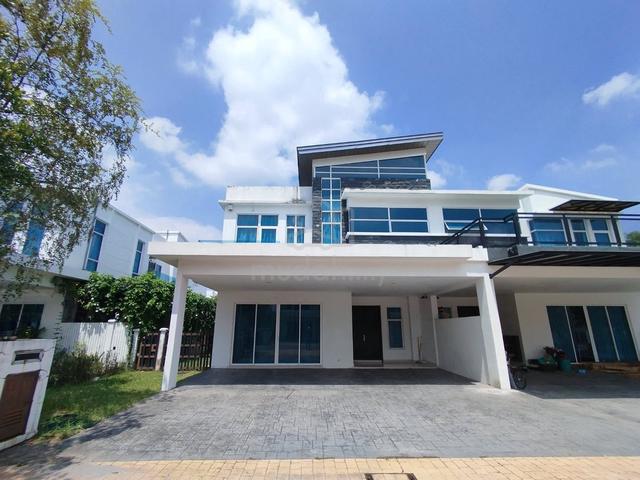 Rumah Semi D Mydiva Perdana Lake View East Cyberjaya Untuk Dijual 1