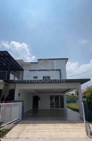 Double storey corner lot 47x80 , Ready move in , Boleh full loan!! 1