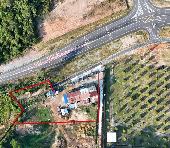Main road frontage land for rent in Sertik, Karak, Pahang. 1