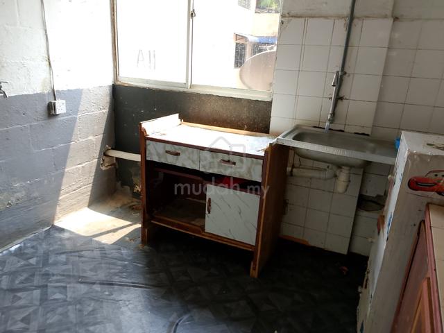Flat Puchong Permai 1