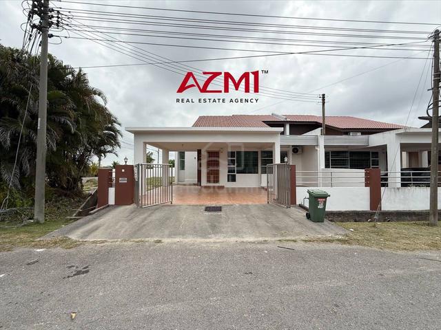 Newly Painted Single Storey Semi Detached Senadin Miri 1