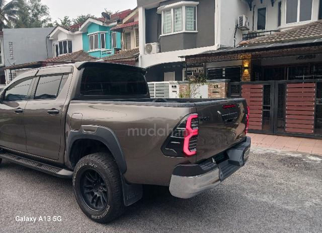 Hilux v spec - 3
