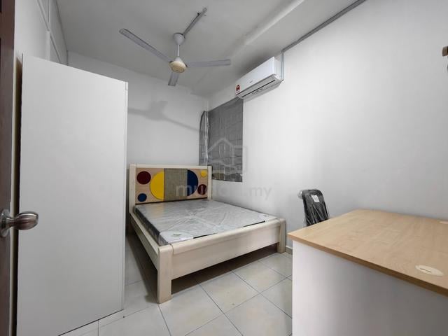 Fully furnished medium room for rent in Bdr Sunway 1