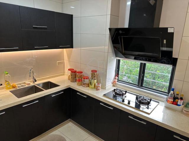 Vilaris Courtyard Homes 3 Storey Terrace 3940 Sqft Gated & Guarded 1