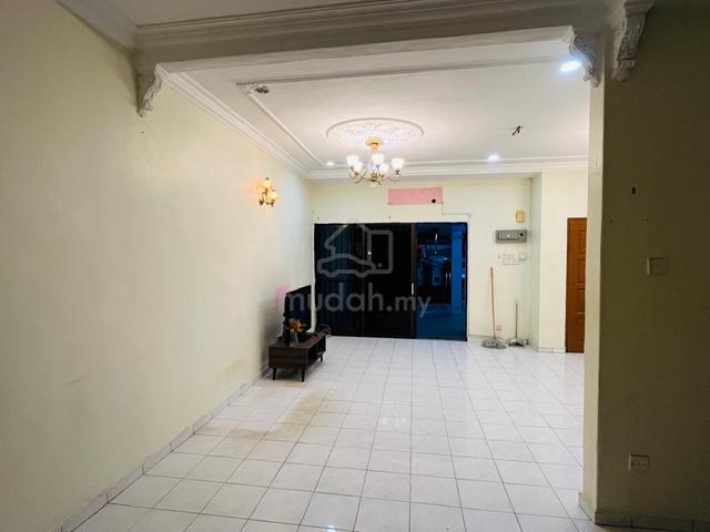 Double storey house tamanbukit minyak 1
