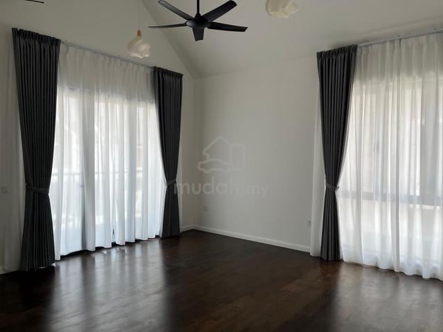 New Semi D 2 Storey House in Dengkil Spacious & Pet Friendly Airport 1
