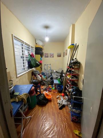 Flat Desa Baiduri 1