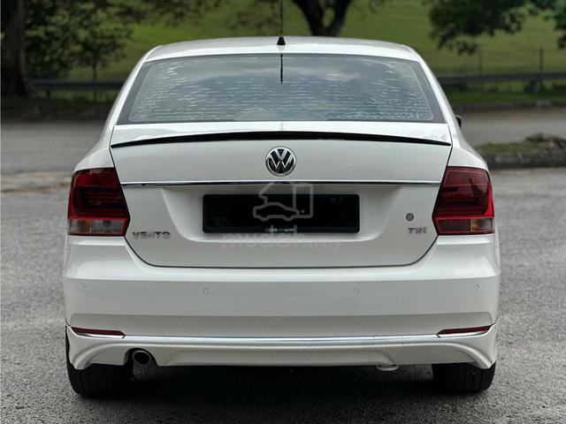 2017 Volkswagen VENTO 1.2 TSI HIGHLINE (A) - 4