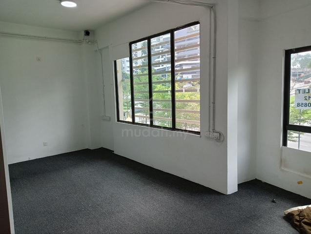 Sri rampai hedgeford office lift 1582sf ,partition 1