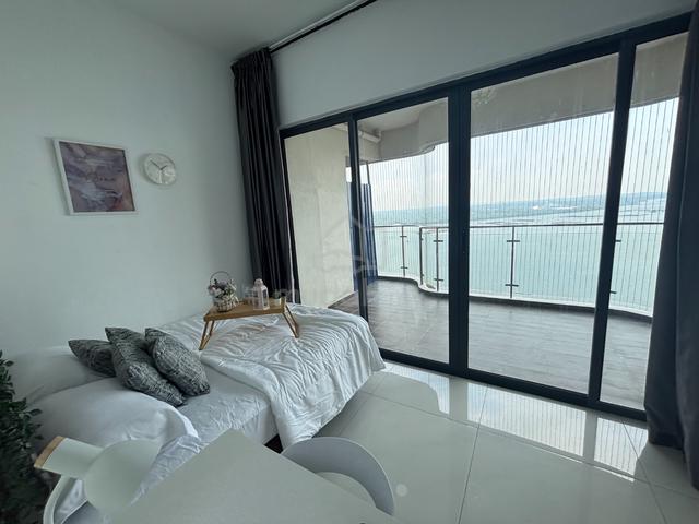 Nice Seaview Balcony Room at Danga Bay 4