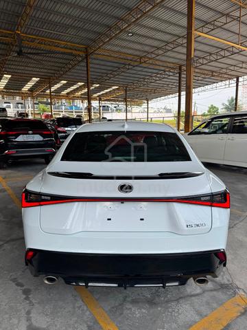 2023 Lexus IS300 2.0 F-SPORT MODE BLACK - 4