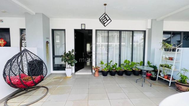 Beautifully Maintained Double Storey Aster Diamond City Semenyih 1