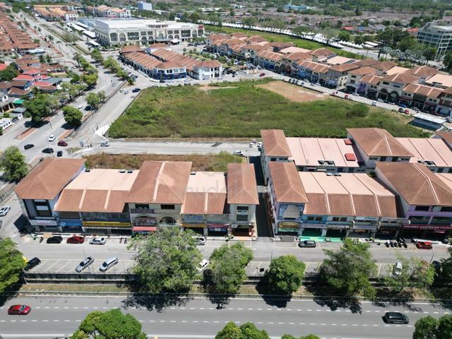 Lagenda Heights Facing Road 2 Combining Unit Ground Floor For Rent 1