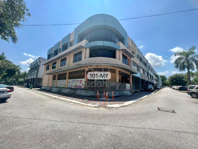 Big Triple Storey CORNER Shoplot@ Hicom Shah Alam Seksyen 27 1