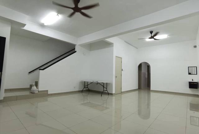 Ixora @ Bandar Seri Coalfields Corner Lot For Rent 1