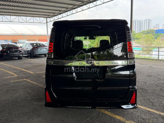 2021 Toyota VOXY 2.0 ZS KIRAMEKI (A) - 5