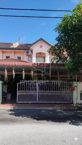 Double Storey Bandar Puteri Jaya RENOVATED 1