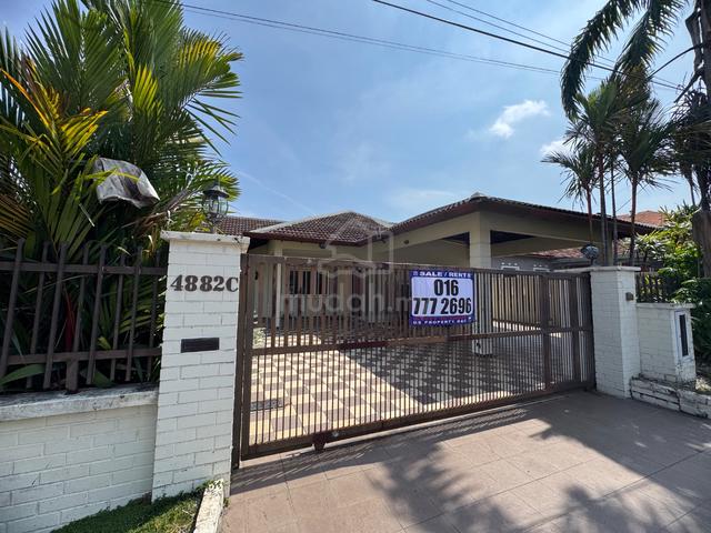Single Storey Bungalow House For Sale. 1