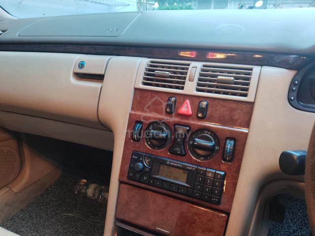2002 Mercedes Benz E-CLASS 2.0 200 K (CKD) W210 - 4