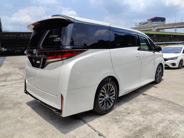 BLACK LEATHER 2025 Toyota VELLFIRE 2.4 Z PREMIER - 2
